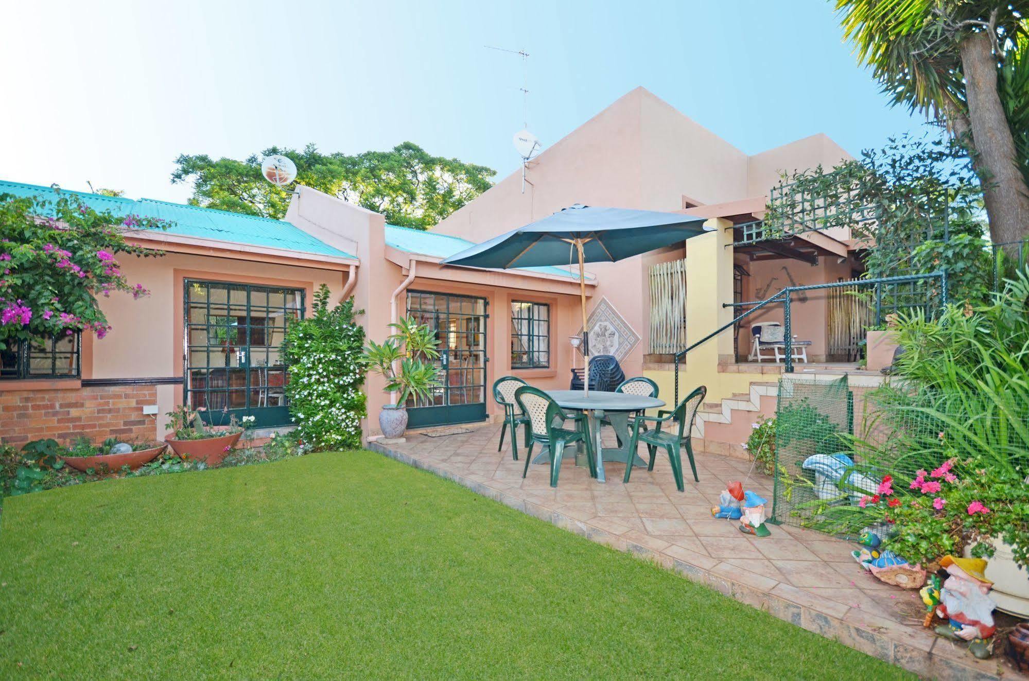 Cherry Tree Cottage B&B Linden Joanesburgo Exterior foto